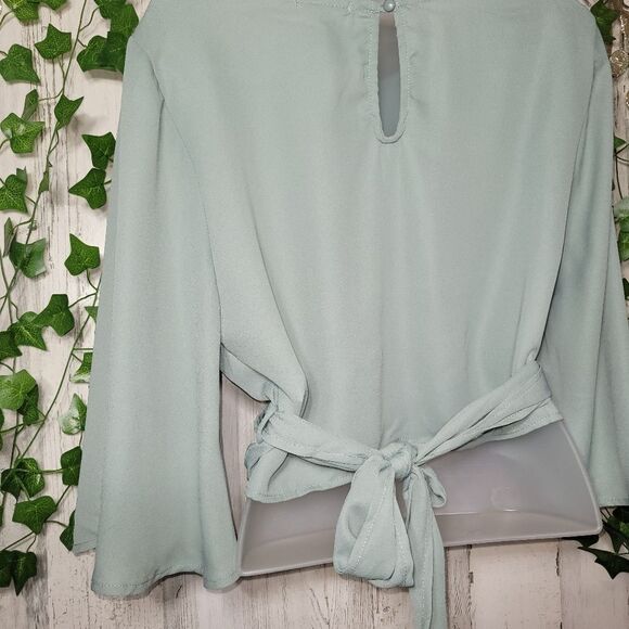 NWT Heart Hips Cropped Wrap Shirt - Picture 7 of 10